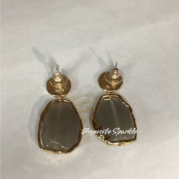 ⭐️Gold Tone White Ivory like Swirl Post Back Drop Dangle Earrings ⭐️ - Picture 13 of 16